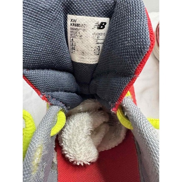 New Balance red and neon jr running shoes size 4 - Picture 5 of 6